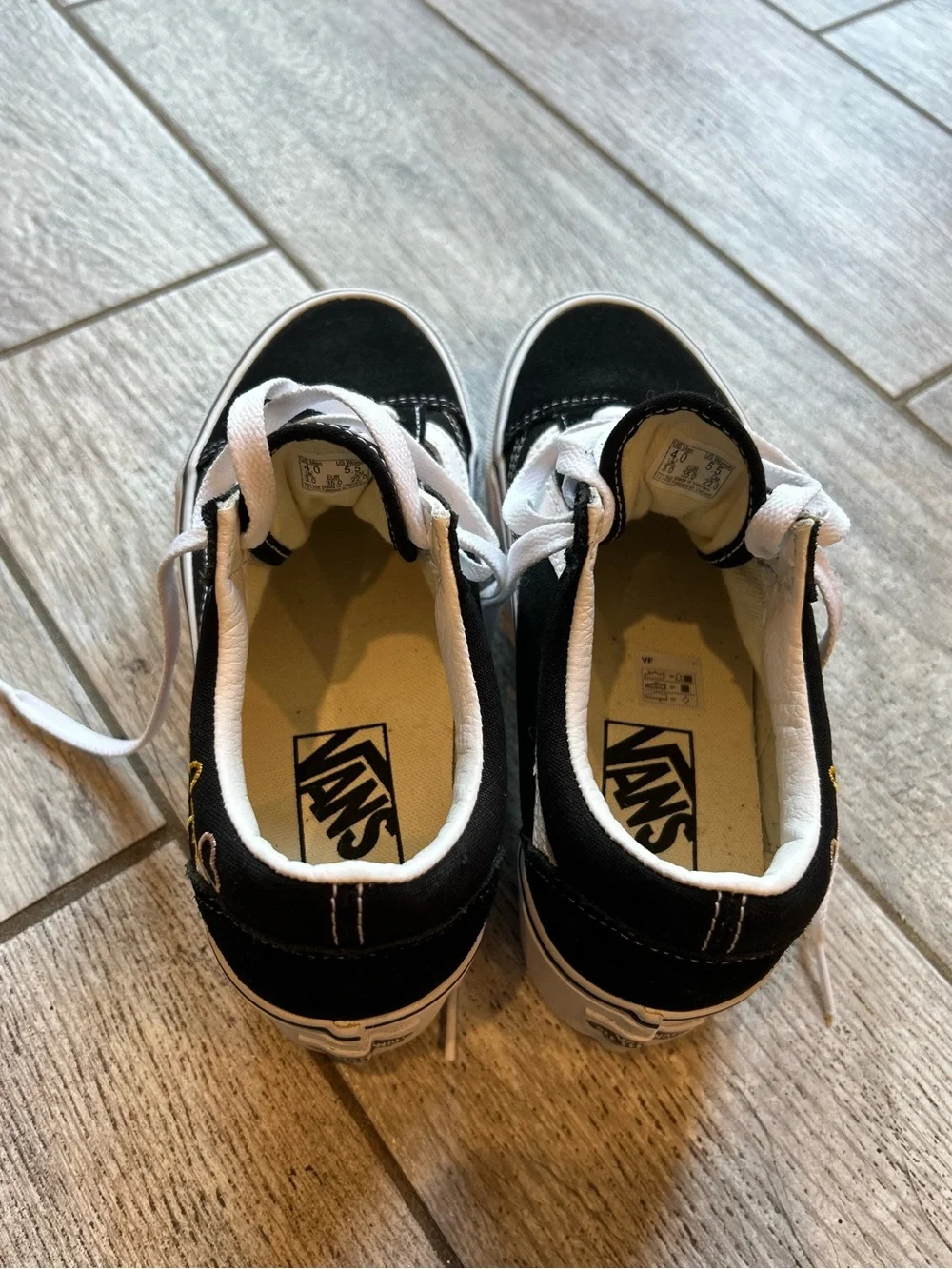 VANS Embroidered Old Skool Platform Sneakers, Women’s 5.5, Never Worn!